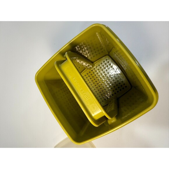 Vintage Green Tupperware Pickle Container 1330-6 *  7" TALL  3 1/2" SQUARE - Picture 6 of 6